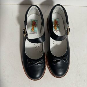 NWOB. vagabundo Girls shoes 100% leather.